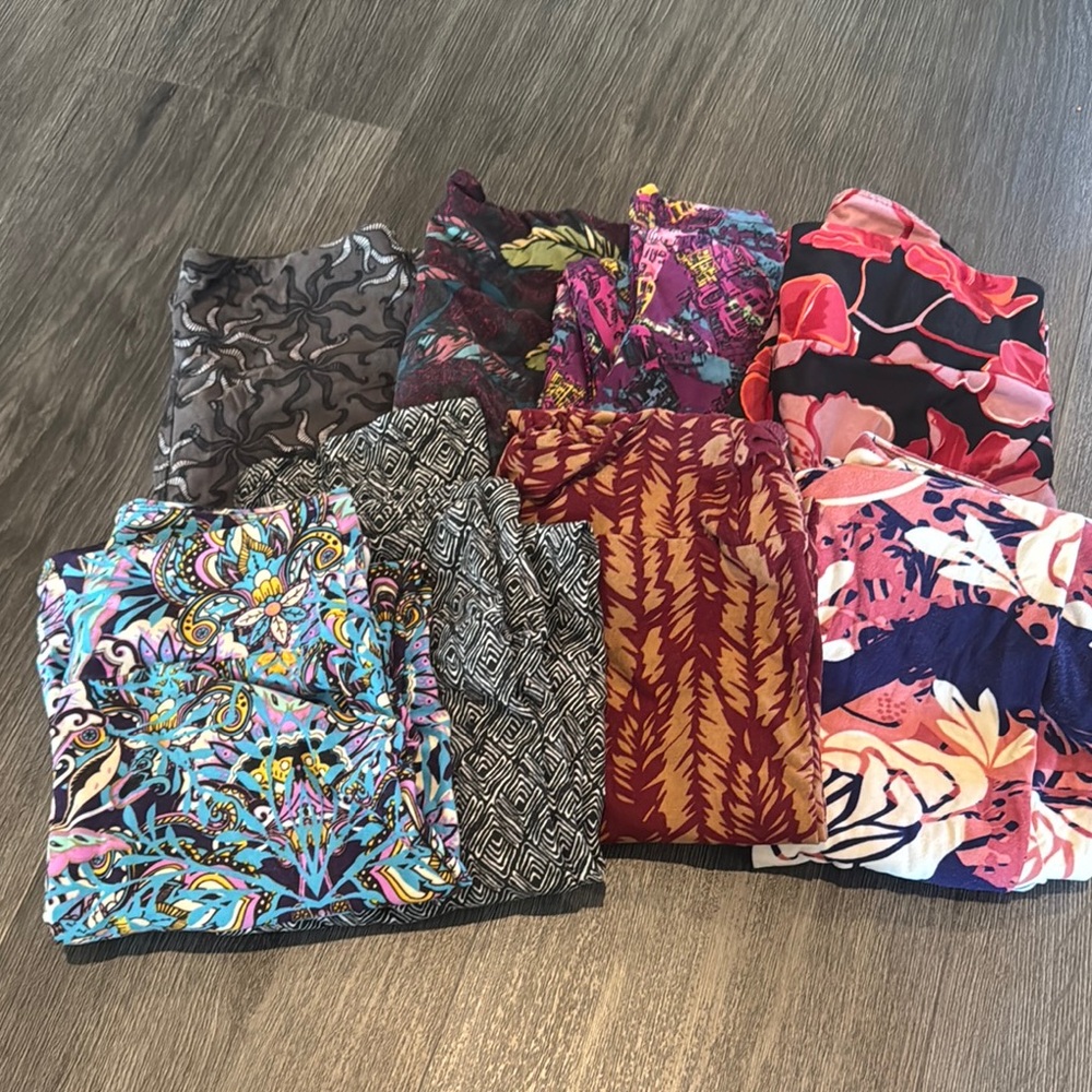 LulaRoe Eight Pairs Of OS Leggings